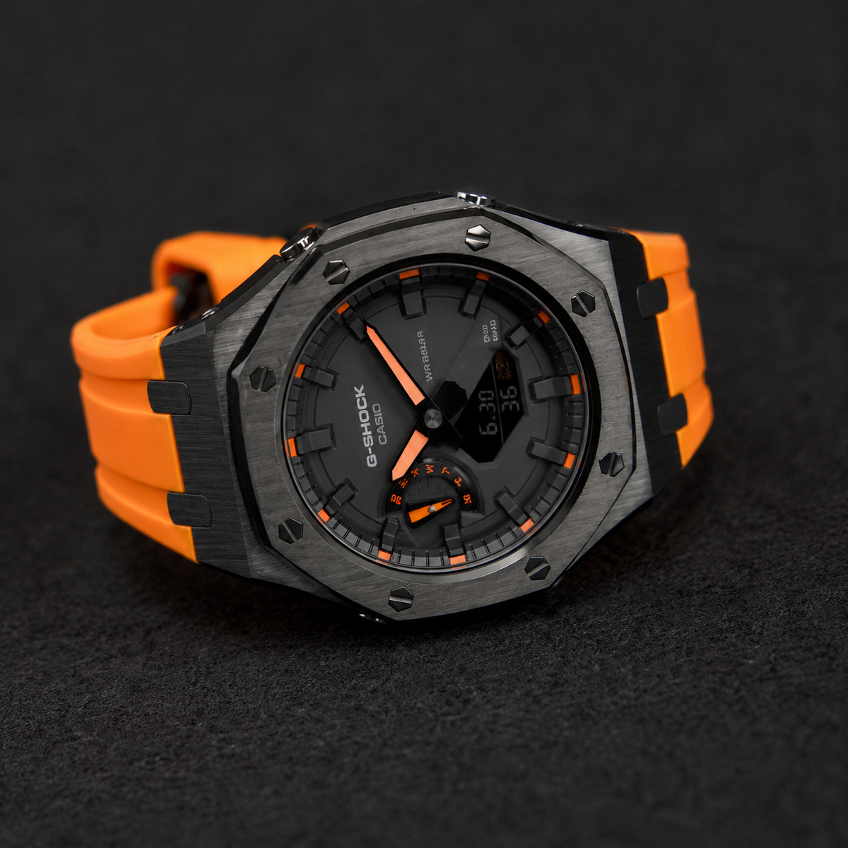 G-SHOCK - Black Orange